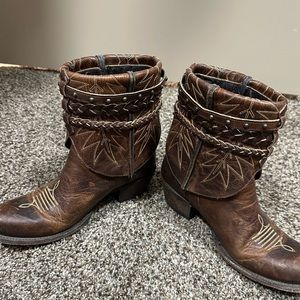 Size 7 Lane boots- like new
